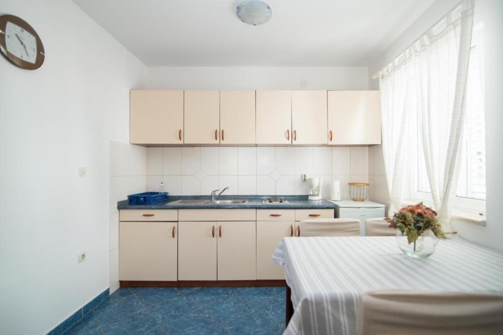 Apartments Batinic Supetar Exterior foto
