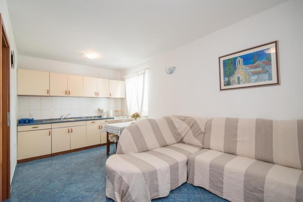 Apartments Batinic Supetar Exterior foto