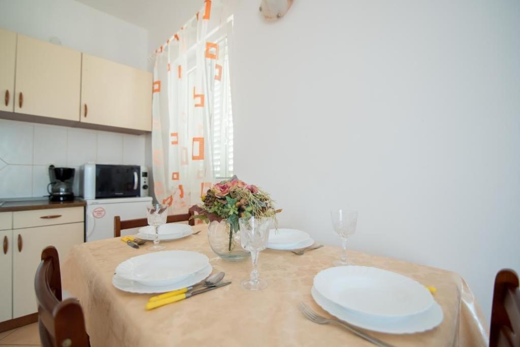 Apartments Batinic Supetar Exterior foto