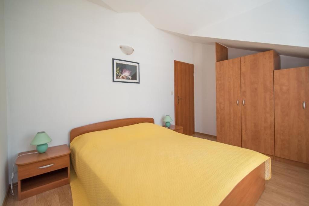 Apartments Batinic Supetar Exterior foto