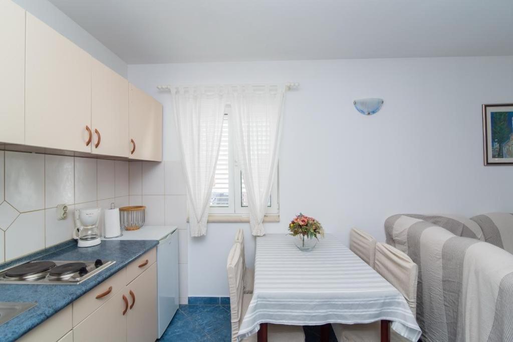 Apartments Batinic Supetar Exterior foto