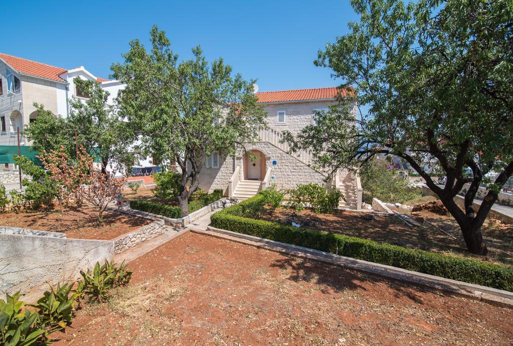 Apartments Batinic Supetar Exterior foto